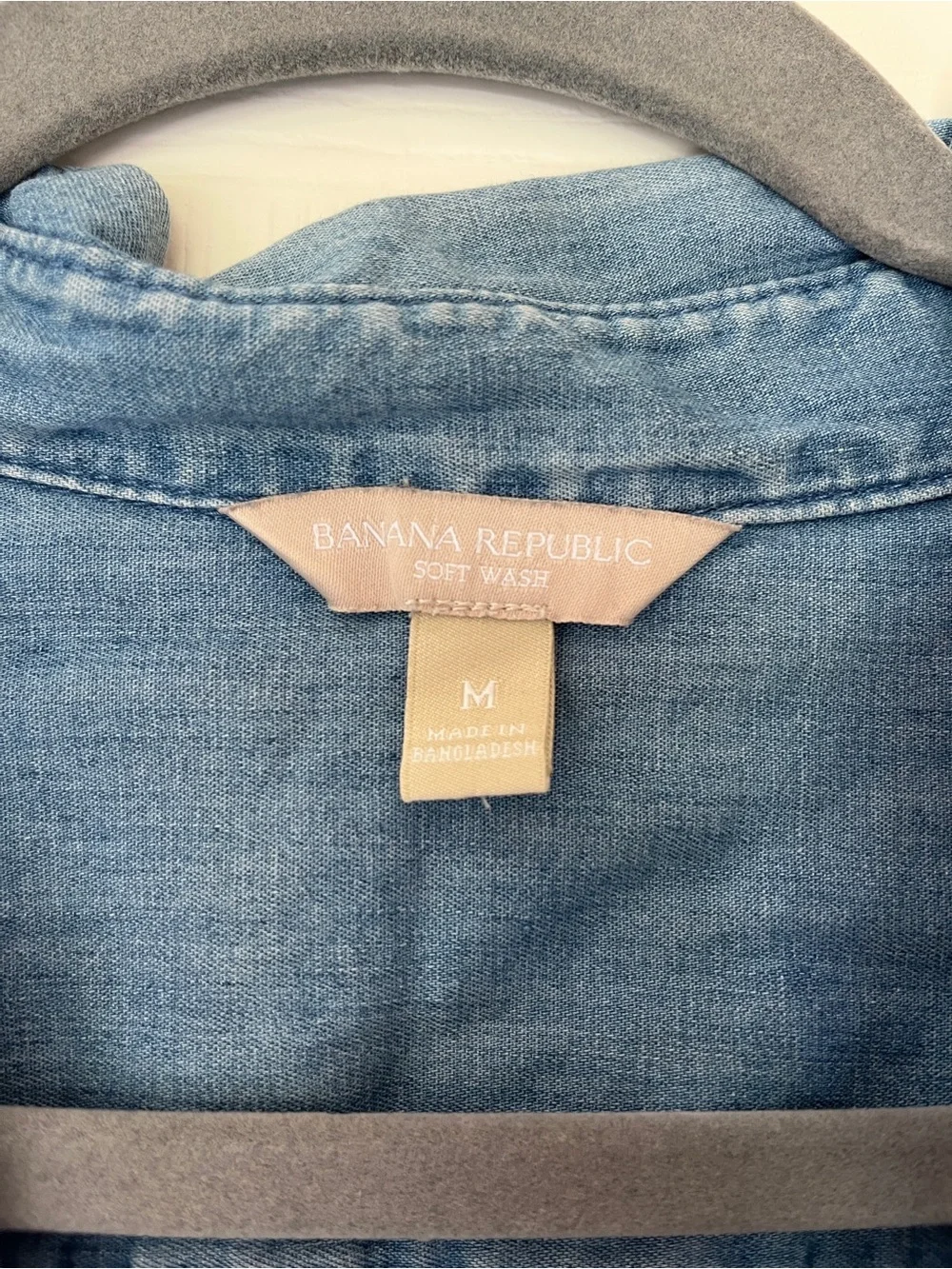 Banana Republic soft Wash light Denim Button-Up Shirt - Picture 2 of 4
